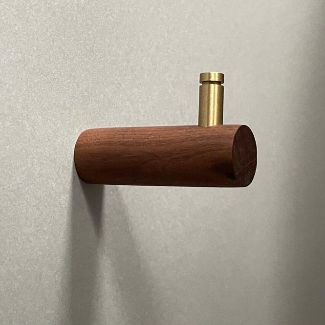 Bilde av WALNUT HOOK Knagg